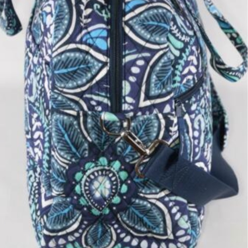 ❗️HOLIDAY SALE - FIRM❗️ NWT Vera Bradley traveler blue island medallion - Picture 3 of 7
